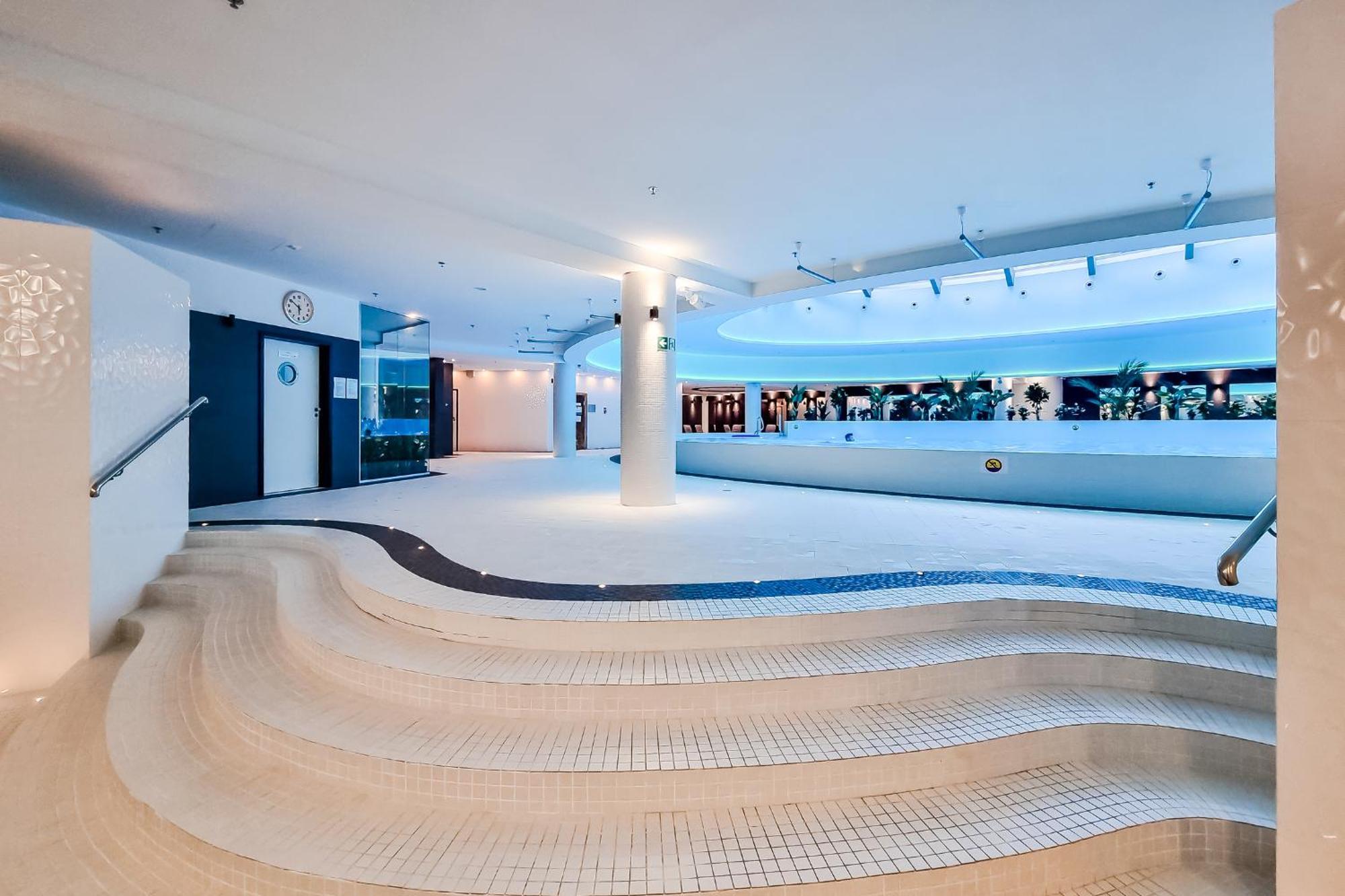 Hanza Tower Apartment No. 524 - Swimming Pool, Jacuzzi, Balcony Stettin Exterior foto